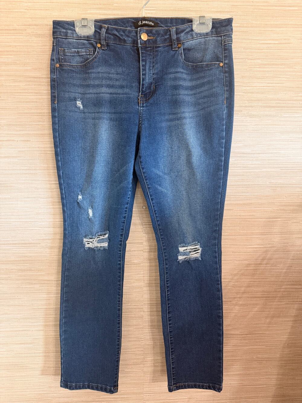 d.jeans Women's Distressed slim legs size 10